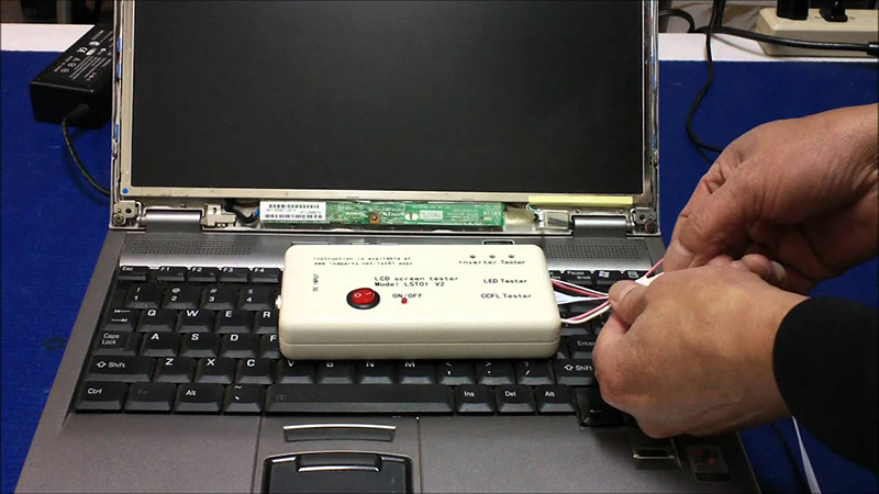 Hỏng board cao áp khiến màn hình laptop mở không lên